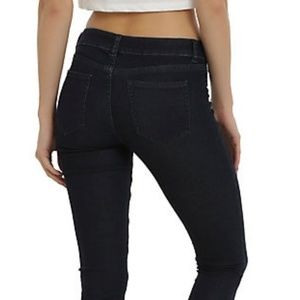 Black Heart Indigo skinny jeans size 9 Nwt